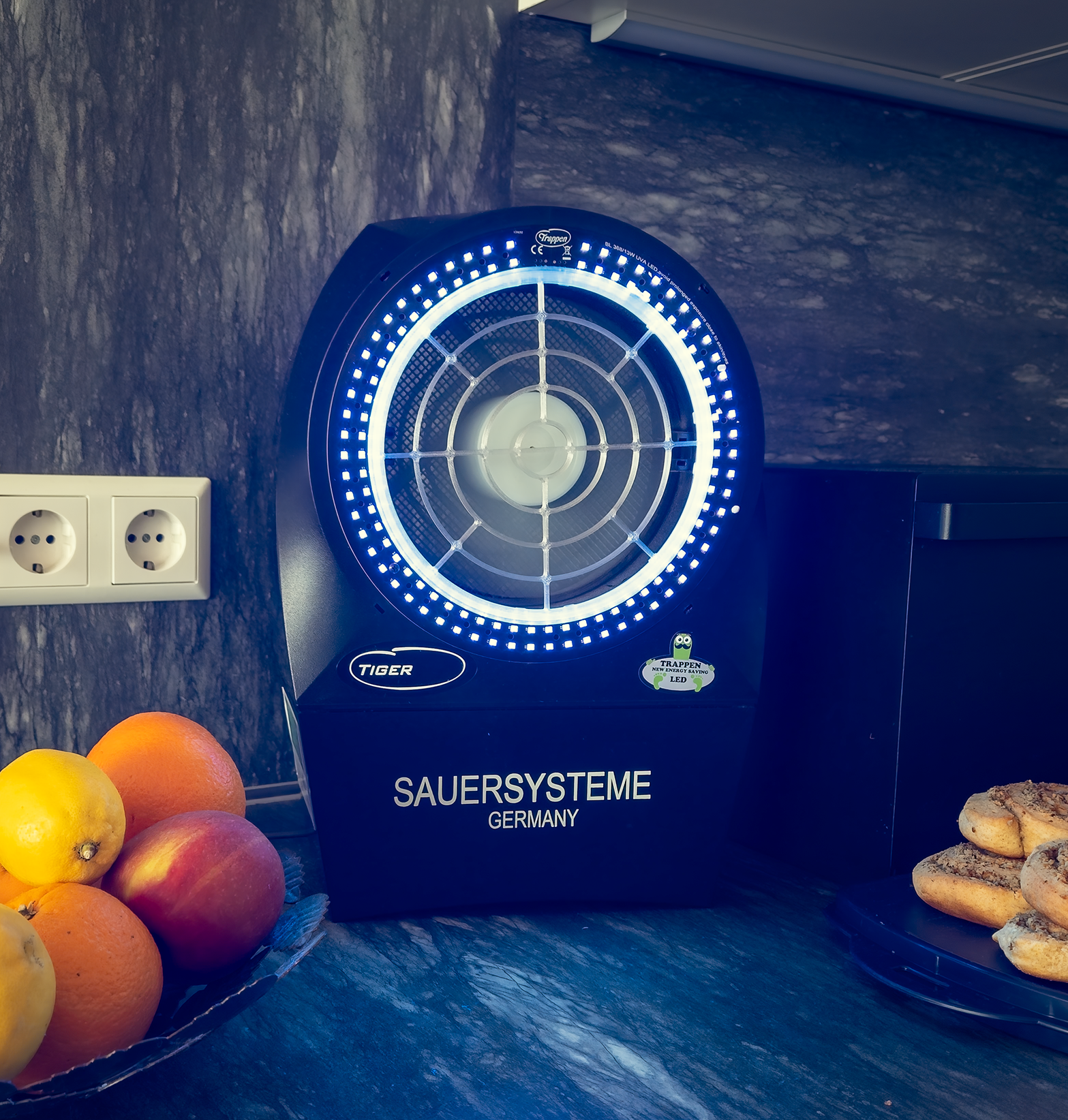 Wespenfalle Black Tiger LED